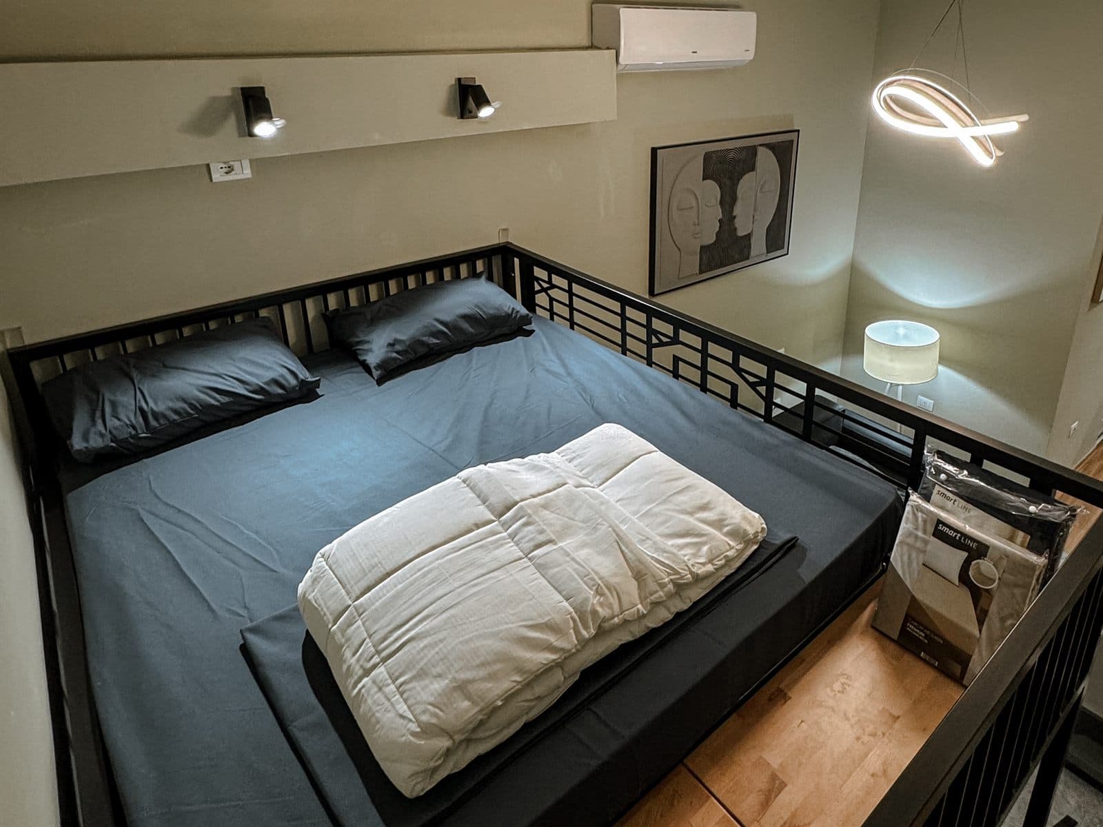 Autokton Urban Duplex Tirana double bed