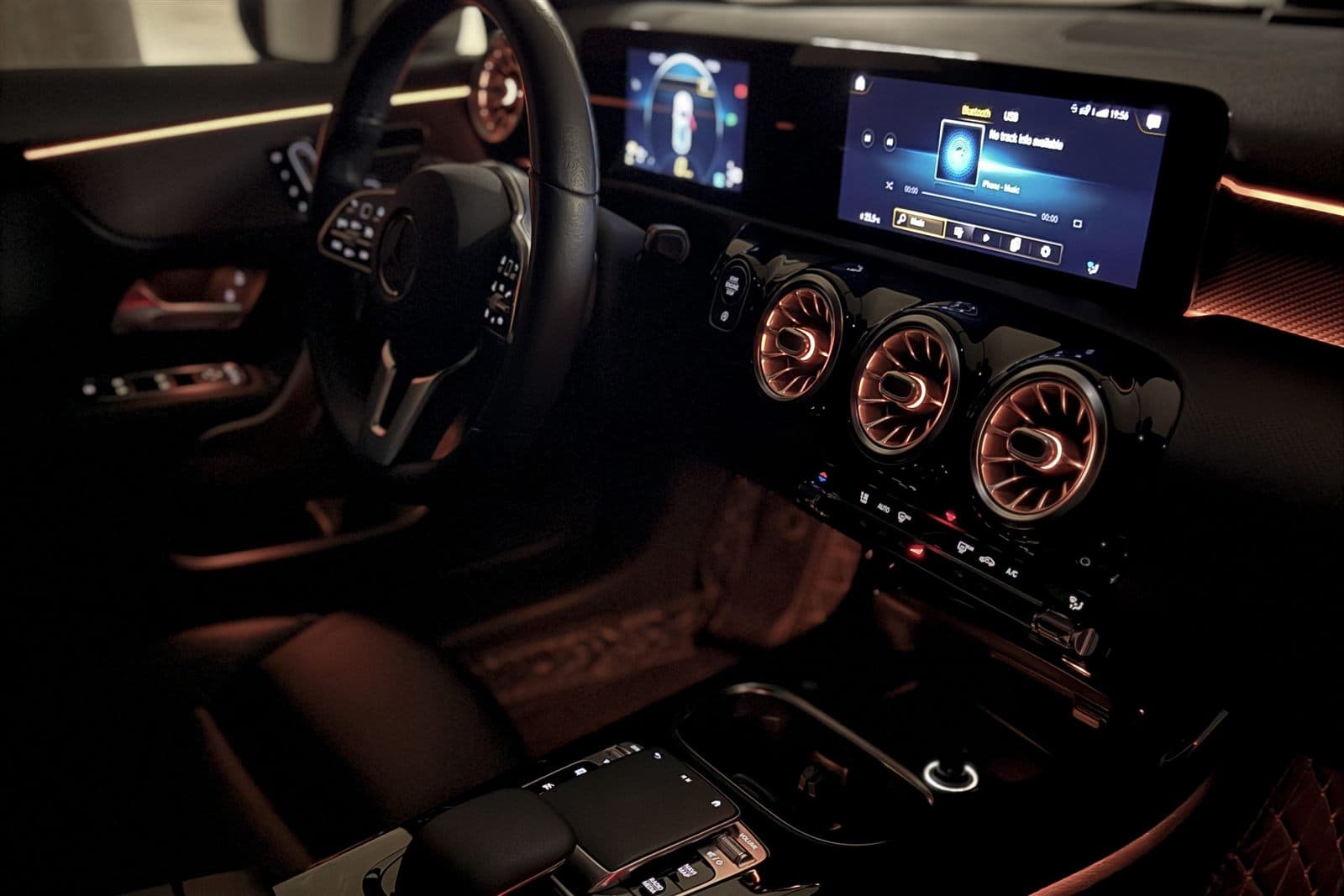 Mercedes-Benz A-Class 220 4MATIC cabin detail