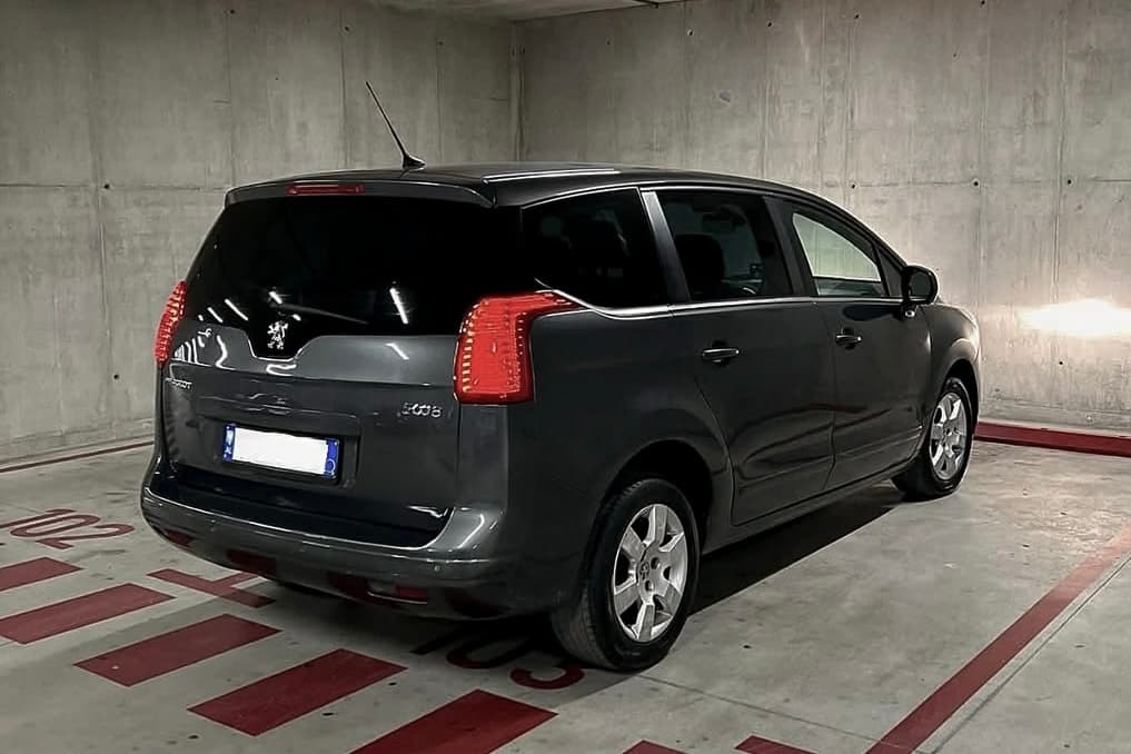 Peugeot 5008