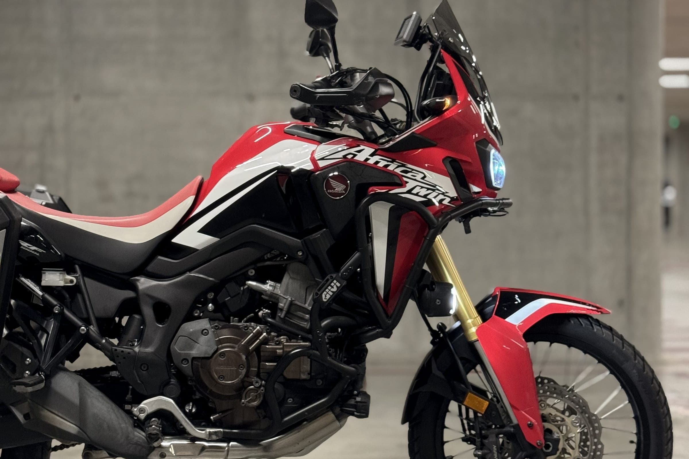 Honda CRF1000L Africa Twin front detail