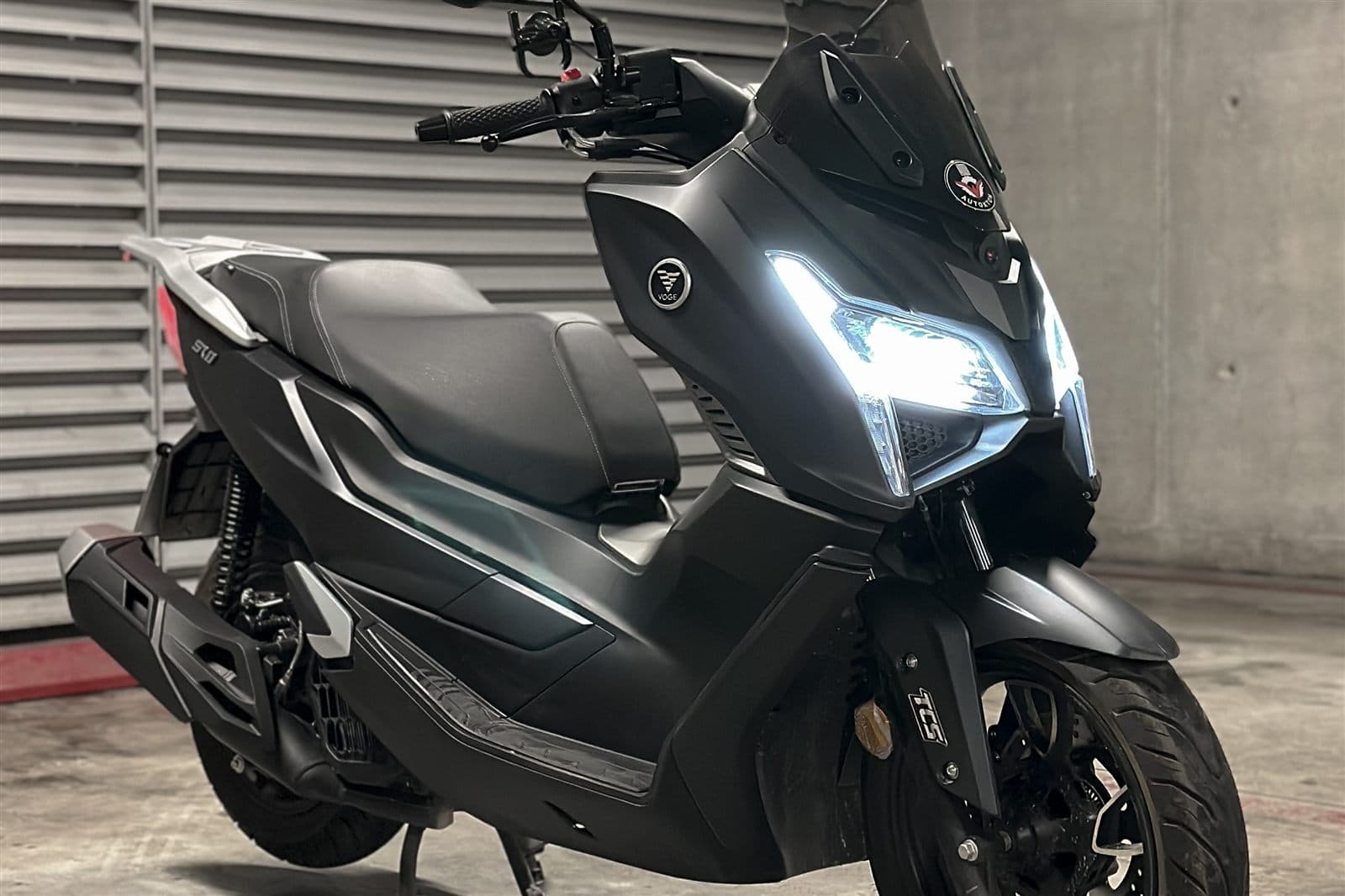 Voge SR1 125 front three-quarter view
